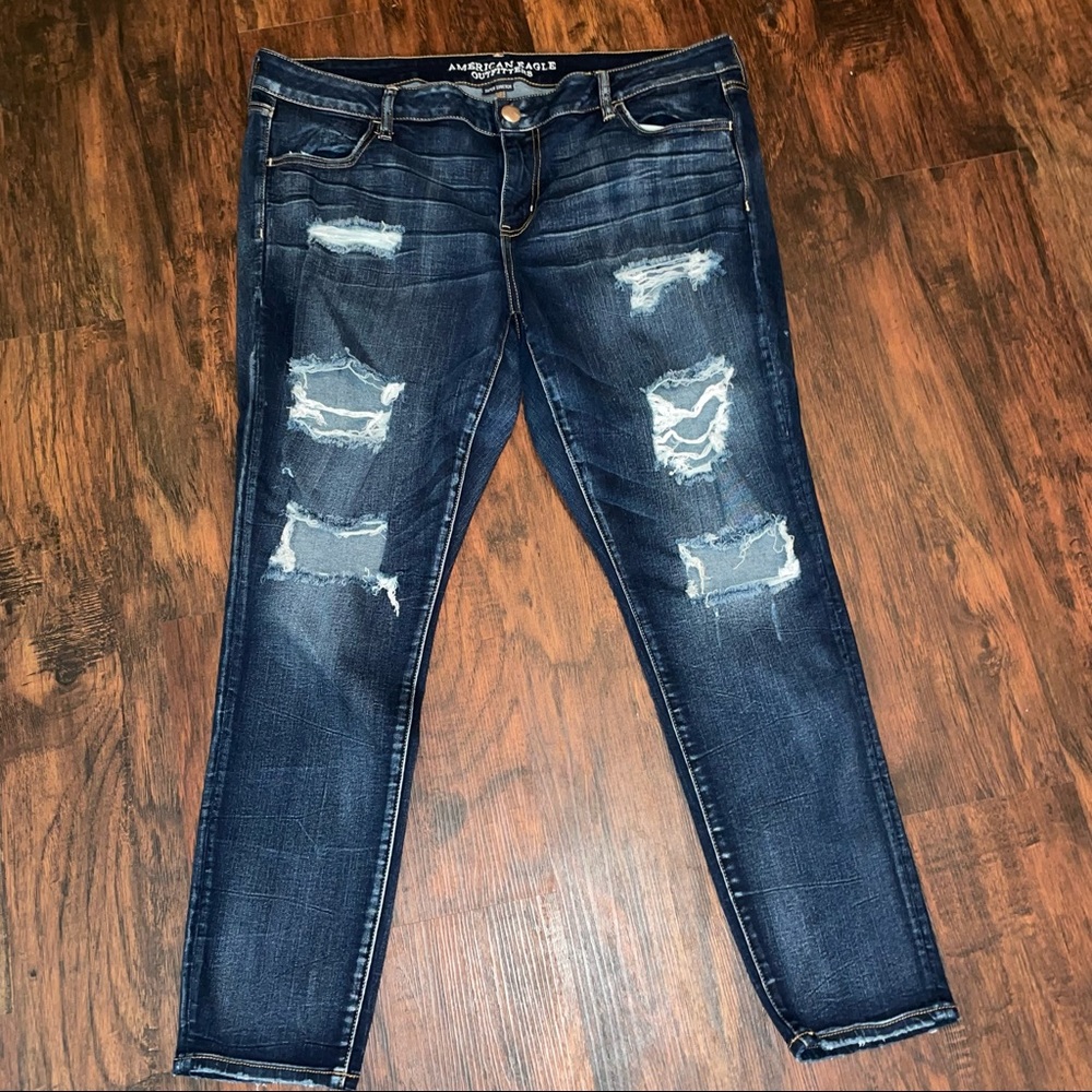 American Eagle skinny jeans jagging‘s size 20 ripped distressed dark wash plus